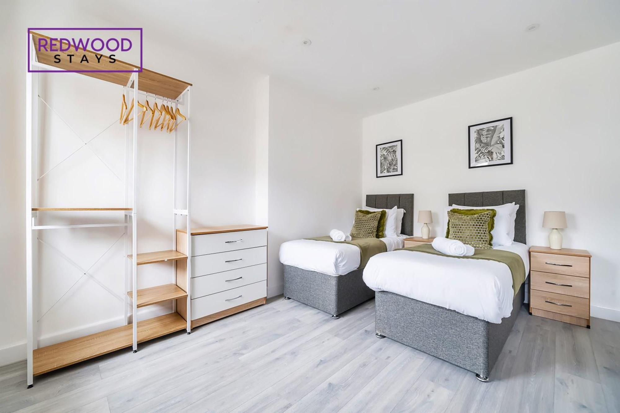 Brand New, 2 Bed 1 Bath, Modern Town Center Apartment, Free Wifi & Netflix By Redwood Stays Aldershot Buitenkant foto