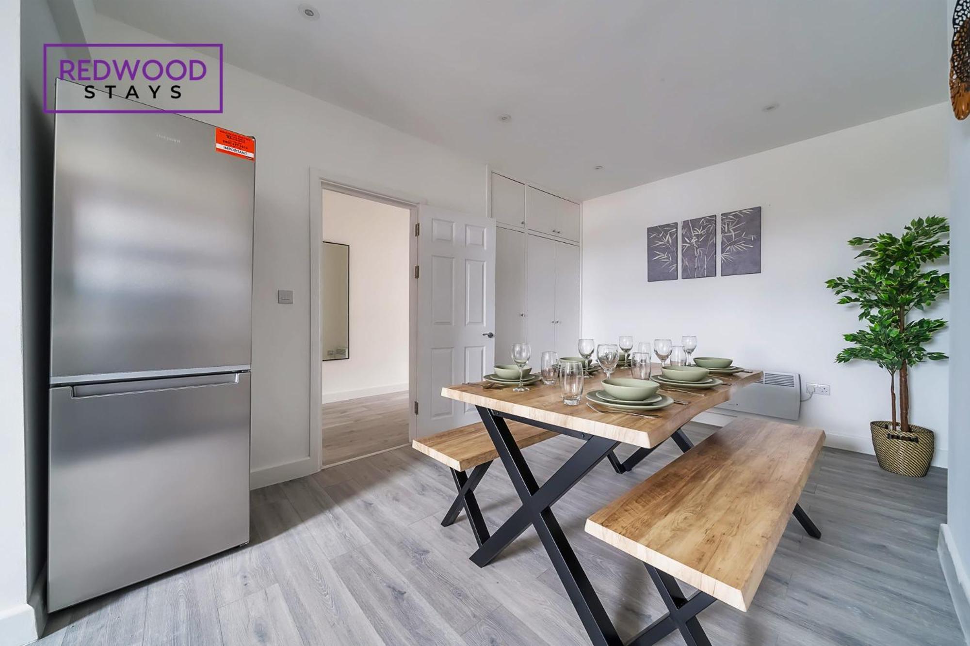 Brand New, 2 Bed 1 Bath, Modern Town Center Apartment, Free Wifi & Netflix By Redwood Stays Aldershot Buitenkant foto